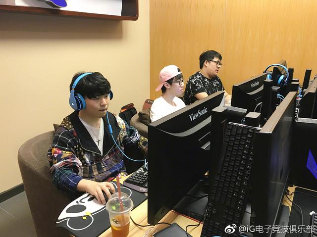 他的触球次